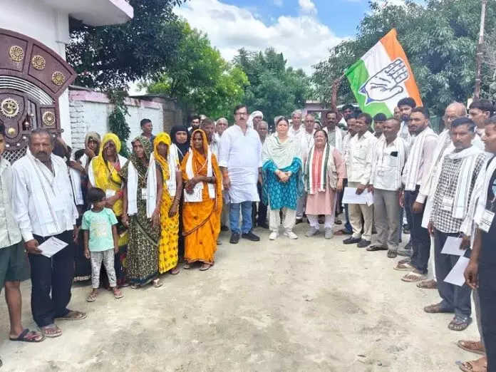 Farrukhabad: शपथ के साथ कांग्रेस संगठन में नई ऊर्जा का संचार Farrukhabad: शपथ के साथ कांग्रेस संगठन में नई ऊर्जा का संचार