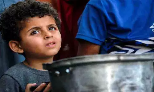Israel ने गाजा में हवाई सहायता गिराना फिर से शुरू किया Israel ने गाजा में हवाई सहायता गिराना फिर से शुरू किया