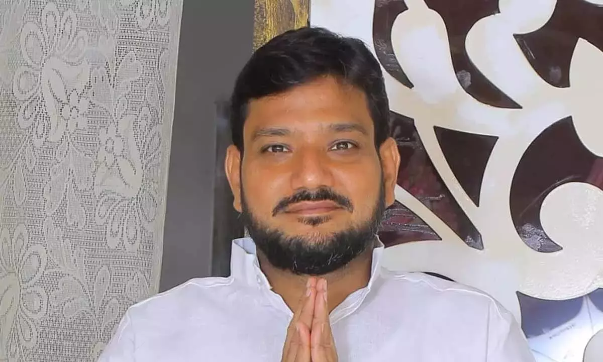 Andhra: गुंटूर पूर्व विधायक ने वार्ड नंबर 9 का दौरा किया Andhra: गुंटूर पूर्व विधायक ने वार्ड नंबर 9 का दौरा किया