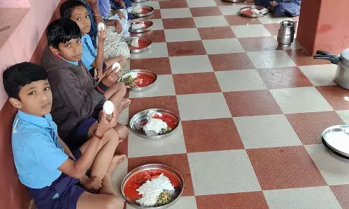 अंडों के लिए अतिरिक्त राशि: शिक्षकों की जेब पर बोझ