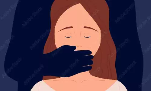 प्रेम प्रसंग की शिकायत करने गई युवती की पिटाई प्रेम प्रसंग की शिकायत करने गई युवती की पिटाई