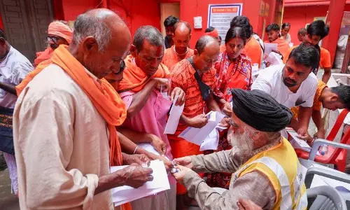 2,300 से अधिक अमरनाथ तीर्थयात्री Jammu आधार शिविर से रवाना