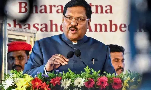 ज्ञान के बिना अधिकार बेकार, CJI गवई श्रीनगर में ज्ञान के बिना अधिकार बेकार, CJI गवई श्रीनगर में