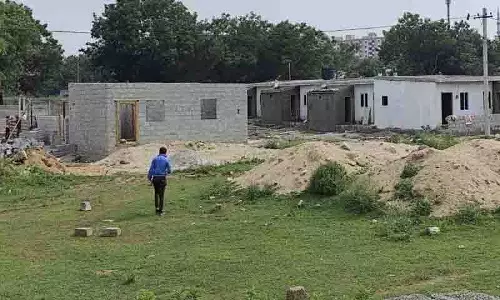 सरकारी ज़मीन पर निर्माण... अगर यह हमारी ज़िम्मेदारी नहीं है, तो यह हमारी नहीं है, अधिकारी कहते सरकारी ज़मीन पर निर्माण... अगर यह हमारी ज़िम्मेदारी नहीं है, तो यह हमारी नहीं है, अधिकारी कहते