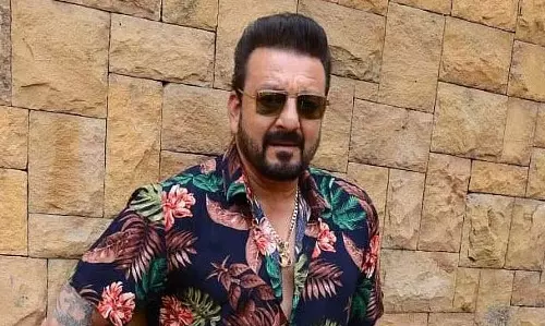 Sanjay Dutt : फैन ने छोड़ी 72 करोड़ की संपत्ति, एक्टर ने किया खुलासा Sanjay Dutt : फैन ने छोड़ी 72 करोड़ की संपत्ति, एक्टर ने किया खुलासा
