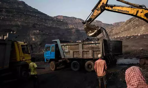 राज्य की सबसे बड़ी कल्याणेश्वरी कोयला खदान परियोजना कुल्टी में राज्य की सबसे बड़ी कल्याणेश्वरी कोयला खदान परियोजना कुल्टी में