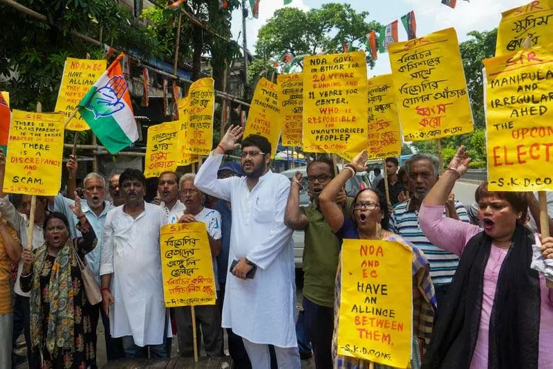 Bihar : मतदाता सूची से 65 लाख नाम हटने की संभावना, बढ़ी चिंता Bihar : मतदाता सूची से 65 लाख नाम हटने की संभावना, बढ़ी चिंता