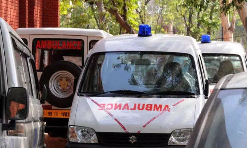 श्रावण माह में भारी भीड़ से मची अफरा-तफरी, बाराबंकी में हादसा श्रावण माह में भारी भीड़ से मची अफरा-तफरी, बाराबंकी में हादसा