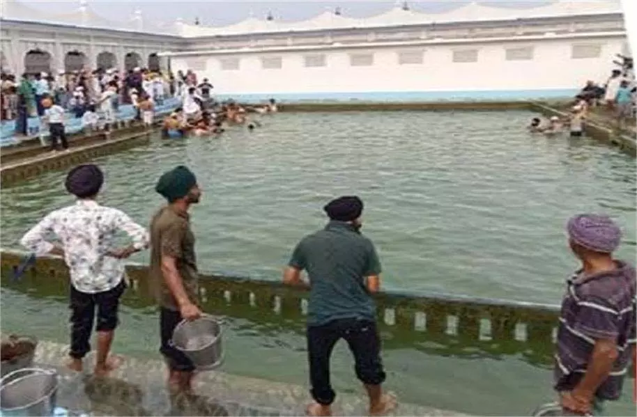 Punjab: प्रसिद्ध गुरुद्वारा साहिब में बड़ा हादसा Punjab: प्रसिद्ध गुरुद्वारा साहिब में बड़ा हादसा