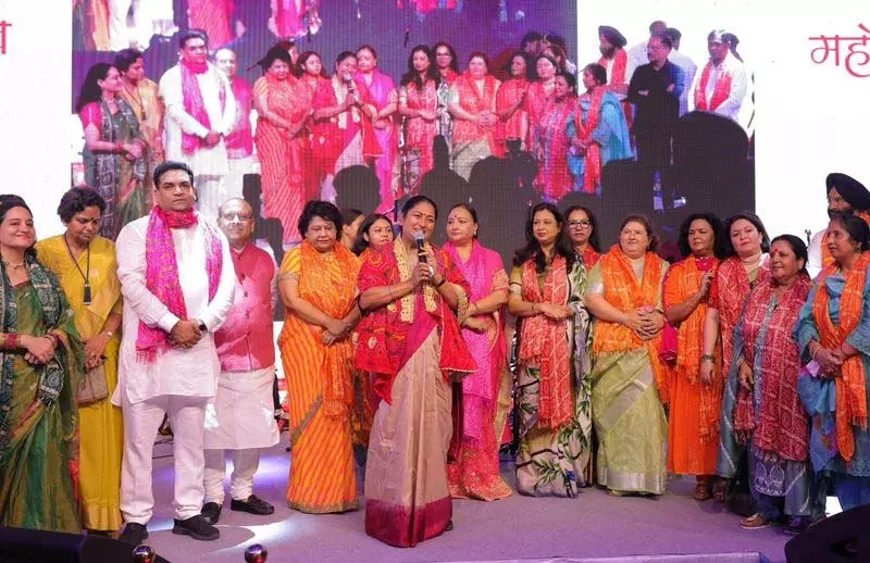 दिल्ली हाट में तीज महोत्सव संपन्न, सीएम ने बताया महिला सशक्तिकरण का प्रतीक दिल्ली हाट में तीज महोत्सव संपन्न, सीएम ने बताया महिला सशक्तिकरण का प्रतीक