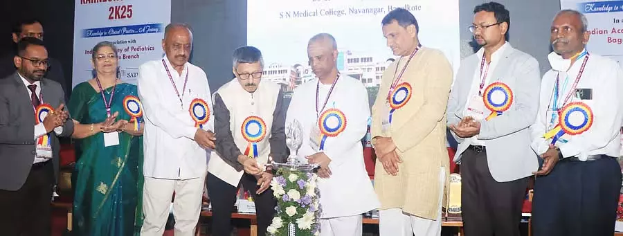 छोटे बच्चों में तंत्रिका संबंधी रोगों के लिए उचित उपचार आवश्यक: Dr. Suresh Rao छोटे बच्चों में तंत्रिका संबंधी रोगों के लिए उचित उपचार आवश्यक: Dr. Suresh Rao