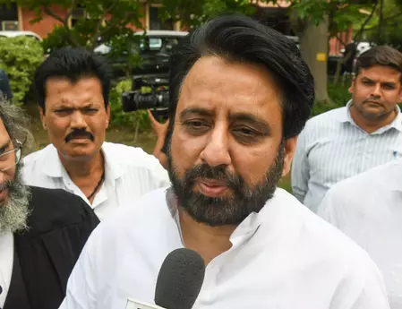 दिल्ली वक्फ बोर्ड भर्ती घोटाला: अमानतुल्लाह खान समेत 11 आरोपियों के खिलाफ आरोप तय दिल्ली वक्फ बोर्ड भर्ती घोटाला: अमानतुल्लाह खान समेत 11 आरोपियों के खिलाफ आरोप तय