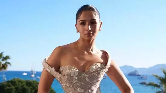 हिटलर के खिलाफ लड़ाई में आलिया भट्ट के परदादा हुए निशाना हिटलर के खिलाफ लड़ाई में आलिया भट्ट के परदादा हुए निशाना