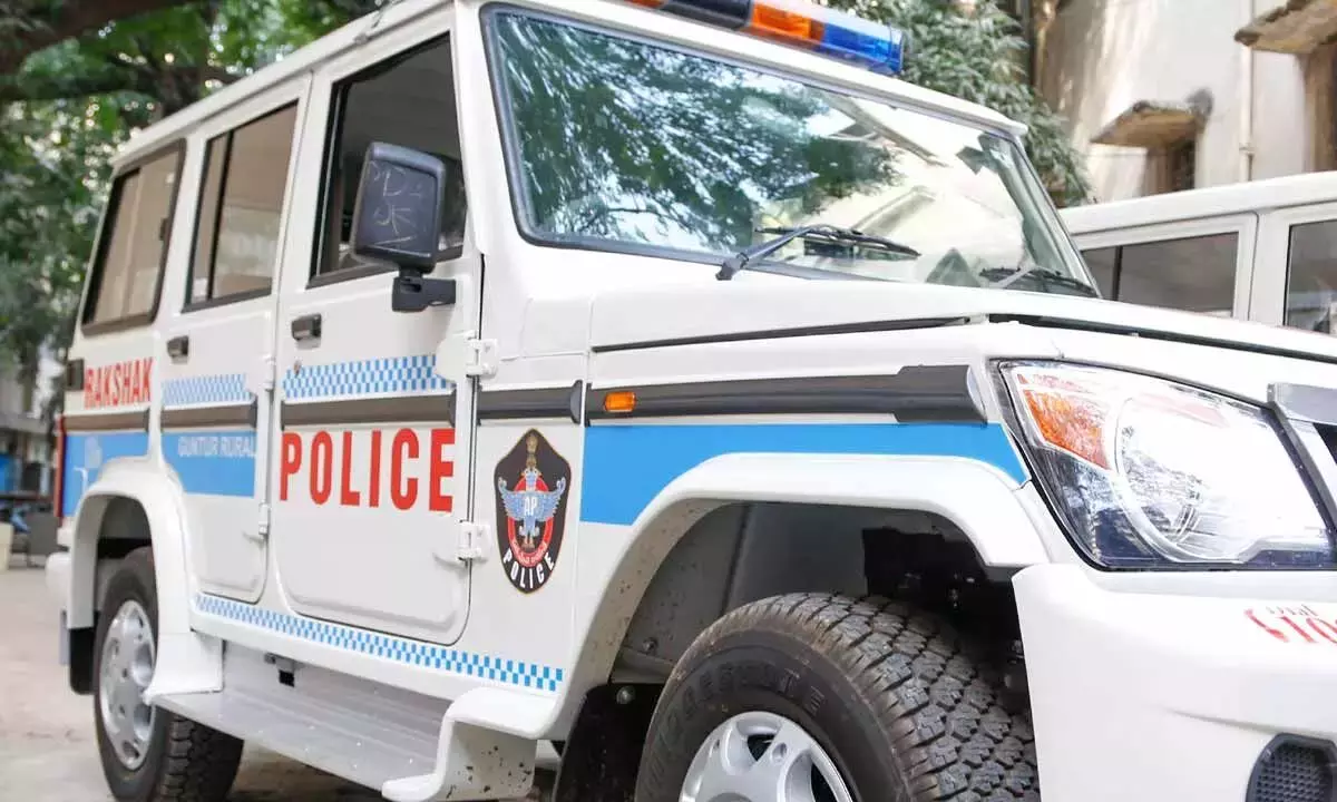 Andhra: पुलिस ने गहन तलाशी शुरू की Andhra: पुलिस ने गहन तलाशी शुरू की