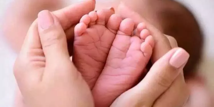 बच्ची को 20 हजार रुपये में बेचा गया, जांच शुरू बच्ची को 20 हजार रुपये में बेचा गया, जांच शुरू
