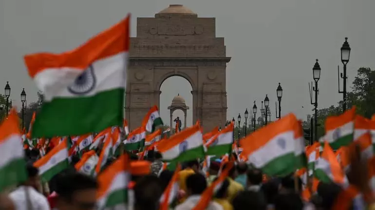 विदेशों में भारतीयों के खिलाफ हिंसा फिर क्यों बढ़ रही है? विदेशों में भारतीयों के खिलाफ हिंसा फिर क्यों बढ़ रही है?