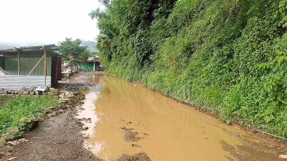 Nagaland : वोखा निवासियों ने जलमग्न कॉलोनी सड़क की मरम्मत की मांग की Nagaland : वोखा निवासियों ने जलमग्न कॉलोनी सड़क की मरम्मत की मांग की