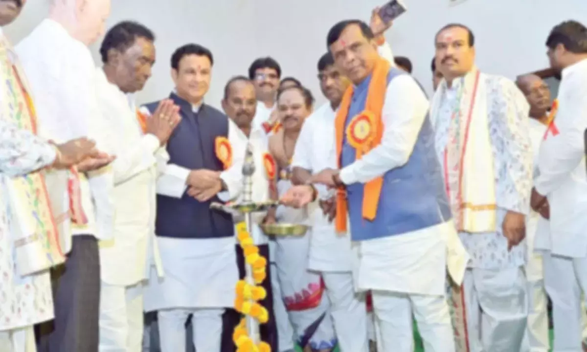Telangana: आर्य वैश्यों को राजनीतिक रूप से आगे बढ़ना चाहिए: धनपाल Telangana: आर्य वैश्यों को राजनीतिक रूप से आगे बढ़ना चाहिए: धनपाल