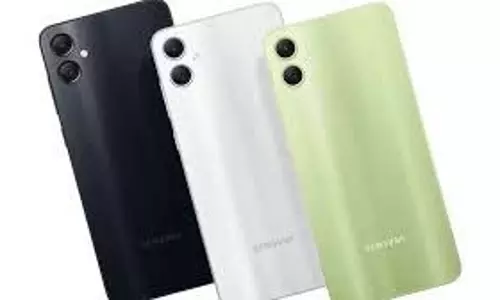 Samsung: जल्द लॉन्च करेगा एक और सस्ता स्मार्टफोन, Google Play कंसोल पर हुआ लिस्ट Samsung: जल्द लॉन्च करेगा एक और सस्ता स्मार्टफोन, Google Play कंसोल पर हुआ लिस्ट