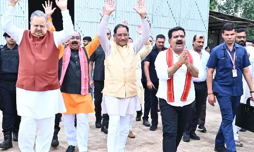 CM विष्णुदेव साय हेलीकॉप्टर से कवर्धा रवाना, कांवड़ियों पर करेंगे पुष्प वर्षा