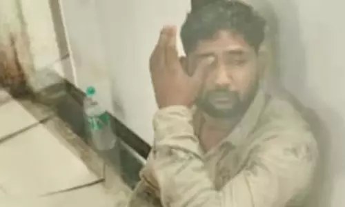 ई-रिक्शा में गाय को बांधकर घसीटा, युवक गिरफ्तार