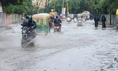 MP : नदियाँ उफान पर, बांध खुले, सक्रिय मानसून प्रणाली के कारण भारी बारिश के आसार MP : नदियाँ उफान पर, बांध खुले, सक्रिय मानसून प्रणाली के कारण भारी बारिश के आसार