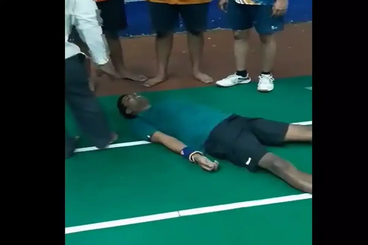 Hyderabad: बैडमिंटन खेलते समय 25 वर्षीय युवक का दिल का दौरा पड़ने से मौत