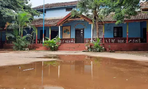 Haveri : सौ साल पुराना नगरपालिका स्कूल, जहाँ गांधीजी गए थे, सोरुतिहुडु में है Haveri : सौ साल पुराना नगरपालिका स्कूल, जहाँ गांधीजी गए थे, सोरुतिहुडु में है
