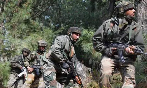 BIG BREAKING: ऑपरेशन महादेव, सेना ने आतंकियों को घेरा BIG BREAKING: ऑपरेशन महादेव, सेना ने आतंकियों को घेरा