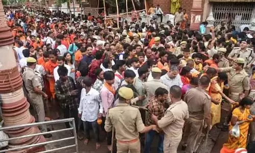 उत्तर प्रदेश मंदिर भगदड़: दो मरे, 30 घायल