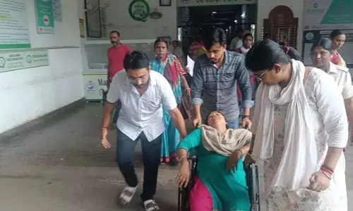 राउरकेला नगर निगम की महिला कर्मचारी ने मानसिक प्रताड़ना के कारण आत्महत्या का प्रयास किया राउरकेला नगर निगम की महिला कर्मचारी ने मानसिक प्रताड़ना के कारण आत्महत्या का प्रयास किया