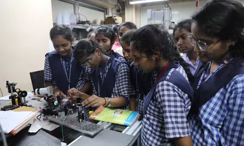 कल्याणकारी कॉलेजों की छात्राएं Hyderabad में भारत की शीर्ष अनुसंधान प्रयोगशालाओं का पता लगा रही