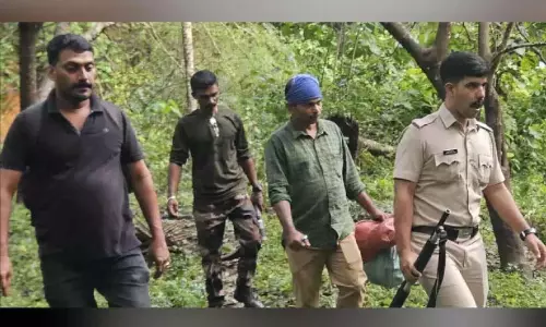 Kerala : गश्त के दौरान एक तेंदुआ वन रक्षकों पर कूद पड़ा और मारा गया