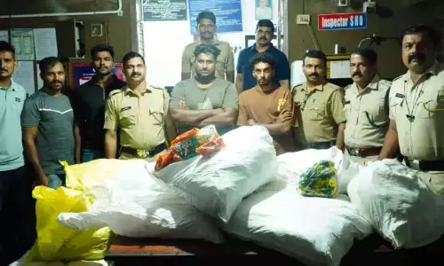 Kerala : तंबाकू उत्पादों के साथ दो गिरफ्तार Kerala : तंबाकू उत्पादों के साथ दो गिरफ्तार