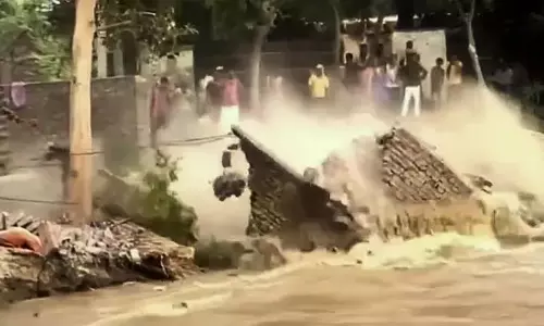 Bihar की विनाशकारी बाढ़ ने बाल श्रम और यौन तस्करी के नेटवर्क के लिए कैसे दरवाजे खोले