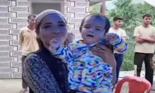 Himachal में बाढ़ में अनाथ हुए 10 महीने के बच्चे को राज्य का बच्चा घोषित किया गया, मिलेगी सरकारी सहायता