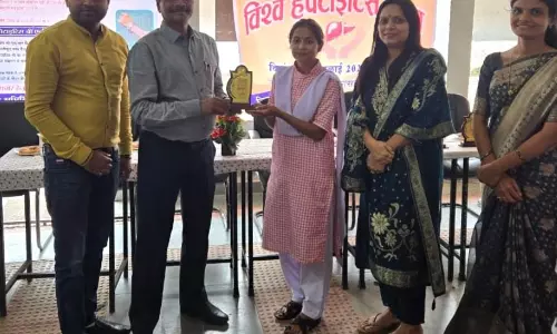 विश्व हेपेटाइटिस दिवस : जीएनएम की छात्राओं ने पेंटिंग प्रतियोगिता में लिया भाग विश्व हेपेटाइटिस दिवस : जीएनएम की छात्राओं ने पेंटिंग प्रतियोगिता में लिया भाग