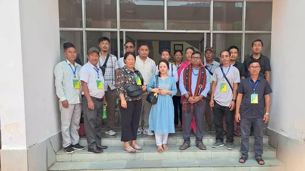 Nagaland : न्यूलैंड के किसानों ने गुवाहाटी सूअर अनुसंधान केंद्र का दौरा किया