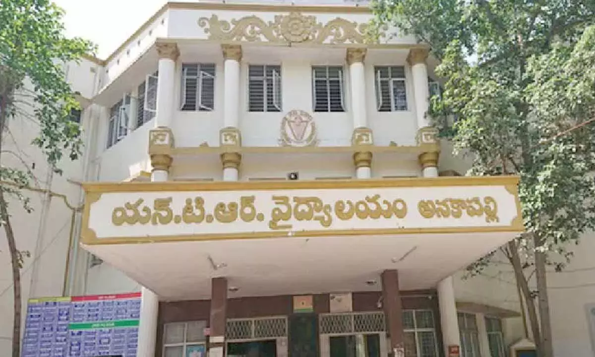 Andhra: स्वास्थ्य मंत्री ने अनकापल्ली अस्पताल में अनियमितताओं की जांच के आदेश दिए