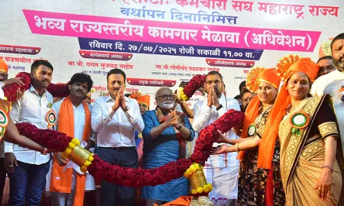 MSRTC कर्मचारी बेहतर बसें, वेतन और स्वास्थ्य सेवा के हकदार हैं : मंत्री छगन भुजबल MSRTC कर्मचारी बेहतर बसें, वेतन और स्वास्थ्य सेवा के हकदार हैं : मंत्री छगन भुजबल