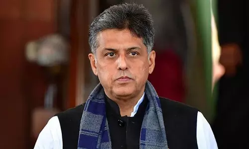 Tiwari ने प्रशासक के समक्ष चंडीगढ़ निवासियों के मुद्दे उठाए Tiwari ने प्रशासक के समक्ष चंडीगढ़ निवासियों के मुद्दे उठाए