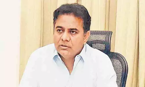 इंदिराम्मा के शासनकाल में हर घर तक शराब पहुंचाई जाती थी: KTR इंदिराम्मा के शासनकाल में हर घर तक शराब पहुंचाई जाती थी: KTR
