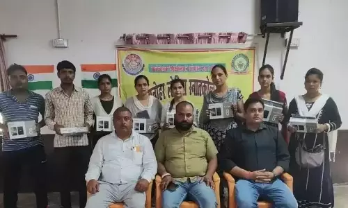 Hardoi: डिजिटल शिक्षा में टैबलेट की भूमिका महत्वपूर्ण: डॉ. शशिकांत Hardoi: डिजिटल शिक्षा में टैबलेट की भूमिका महत्वपूर्ण: डॉ. शशिकांत