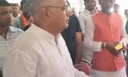 Lucknow: देश की जनसंख्या पर अम्बरीष का बयान, हिंदुओं की हिस्सेदारी घट रही Lucknow: देश की जनसंख्या पर अम्बरीष का बयान, हिंदुओं की हिस्सेदारी घट रही