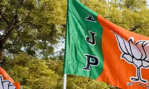 आदि-नव्यो तारजार ने फिर भगवा ब्रिगेड में भौंहें चढ़ा दीं आदि-नव्यो तारजार ने फिर भगवा ब्रिगेड में भौंहें चढ़ा दीं