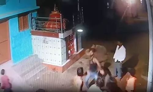 कसडोल में तलवार से हमला, पारिवारिक विवाद बना हिंसा की वजह, दहशत में लोग कसडोल में तलवार से हमला, पारिवारिक विवाद बना हिंसा की वजह, दहशत में लोग