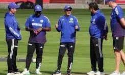 Sports: भारतीय टीम के कोचिंग स्टाफ में हो सकते हैं बड़े बदलाव, इन पर लटकी BCCI की तलवार Sports: भारतीय टीम के कोचिंग स्टाफ में हो सकते हैं बड़े बदलाव, इन पर लटकी BCCI की तलवार