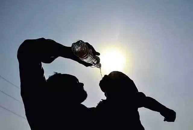 Tamil Nadu : 5 स्थानों पर भीषण गर्मी Tamil Nadu : 5 स्थानों पर भीषण गर्मी