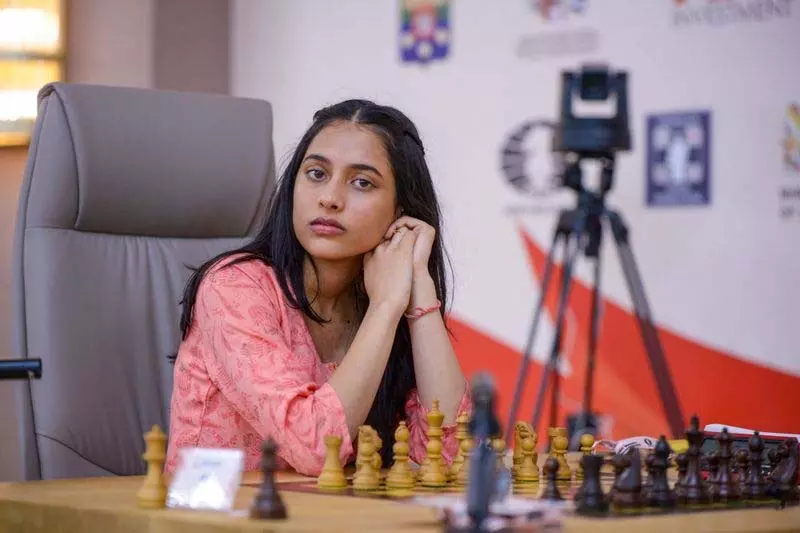 किशोर शतरंज खिलाड़ी दिव्या देशमुख ने दुनिया को जीता किशोर शतरंज खिलाड़ी दिव्या देशमुख ने दुनिया को जीता