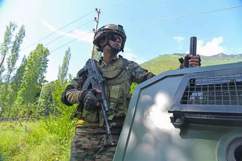 सेना अधिकारी पर Srinagar के पास खानाबदोश लोगों की पिटाई का आरोप सेना अधिकारी पर Srinagar के पास खानाबदोश लोगों की पिटाई का आरोप